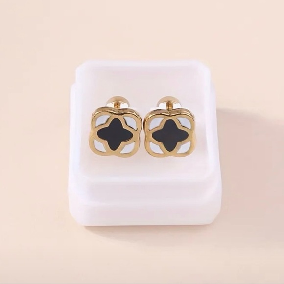 NEW! Vibrant Four-Leaf Clover Multicolor Stud Earrings🩷🩵🖤🤍 - Picture 5 of 8